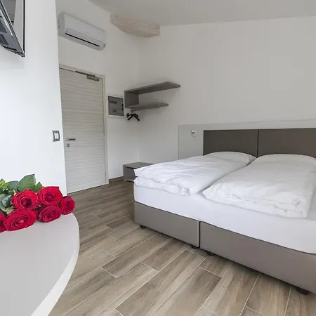 Ξενοδοχείο Garni Francesco 3*